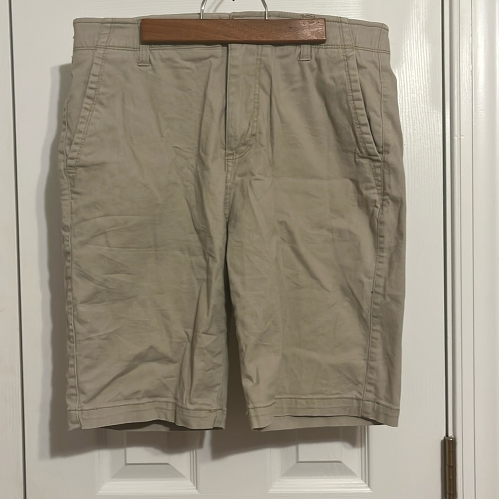 khaki shorts waist size 30 barely worn